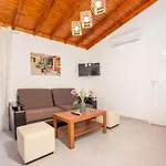 Feriehus Platanos House *